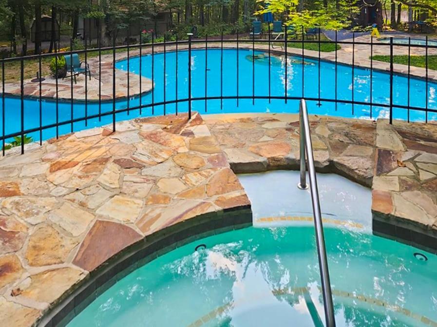 Chalet W Hot Tub, Large Deck, Grill, & Fast Wifi Berkeley Springs Extérieur photo