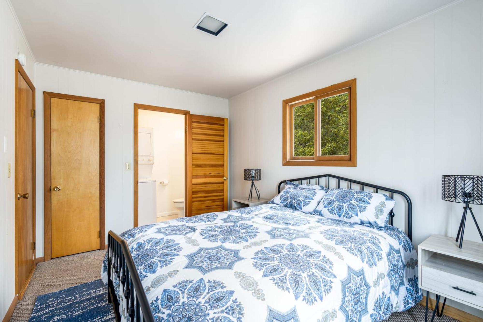 Chalet W Hot Tub, Large Deck, Grill, & Fast Wifi Berkeley Springs Extérieur photo