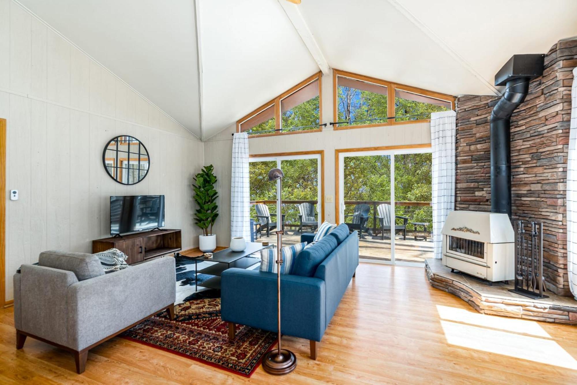 Chalet W Hot Tub, Large Deck, Grill, & Fast Wifi Berkeley Springs Extérieur photo